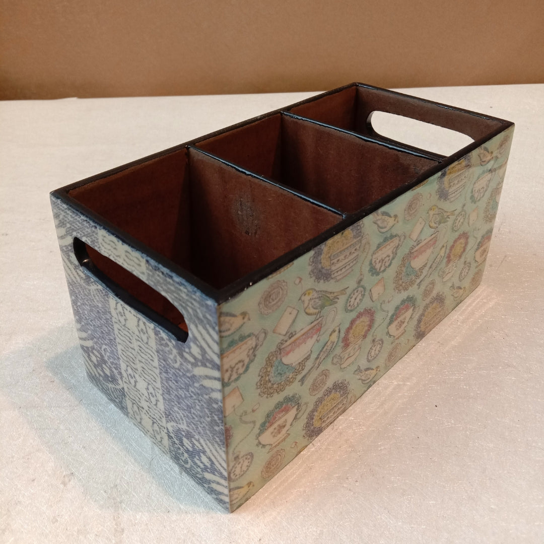 Wooden Blue Cup Print & Enameled 3 Partition Caddy