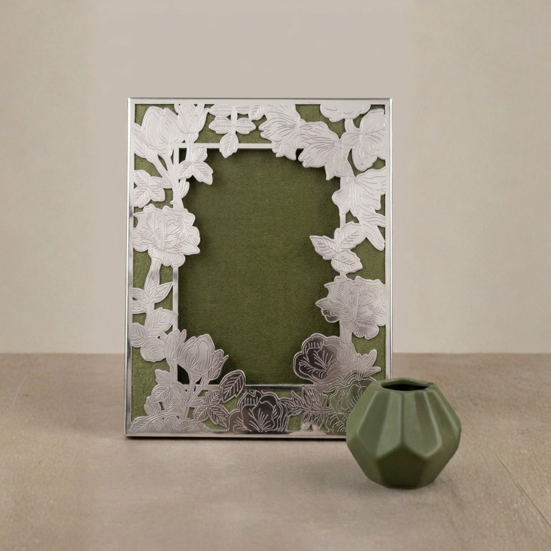 Silver Plated Gulab Baugh Rose Garden Photo Frame (Green Velvet Box)