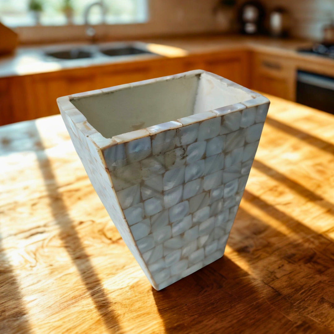 Round Wooden With White Mother Of Pearl Single Holder