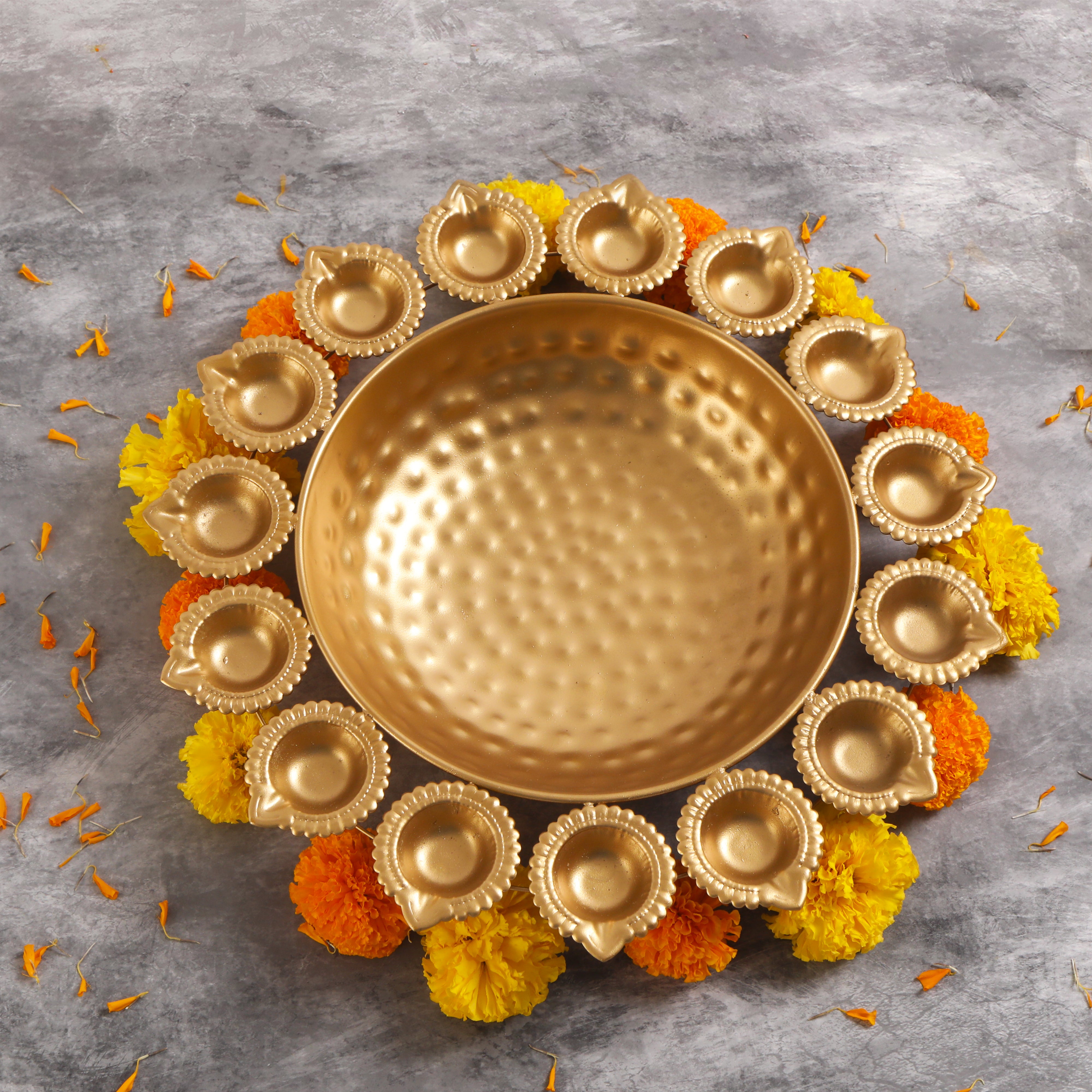 Metal Urli With Diyas - Large