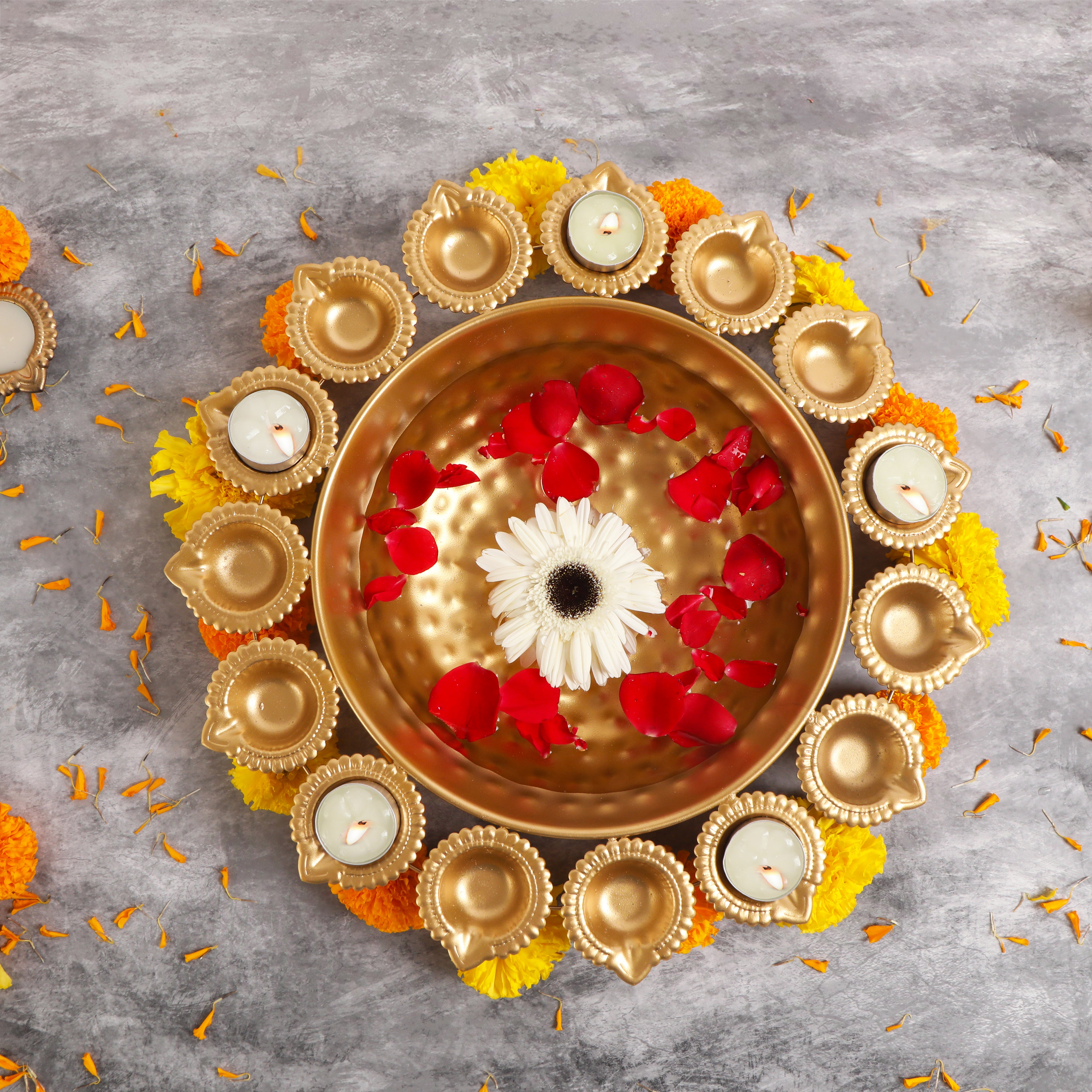 Metal Urli With Diyas - Large