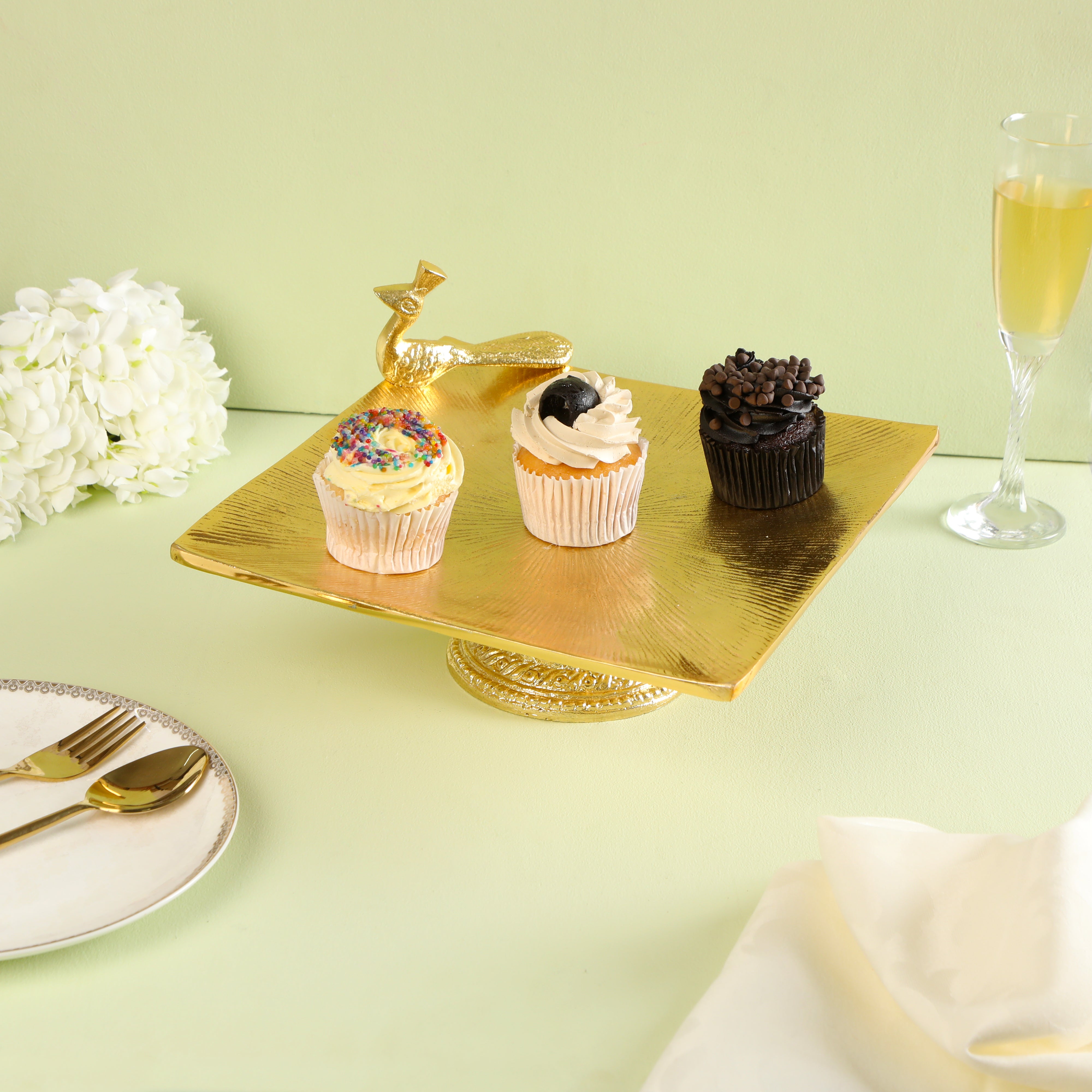 Aluminium Gold Polished Square Shape Peacock Platter