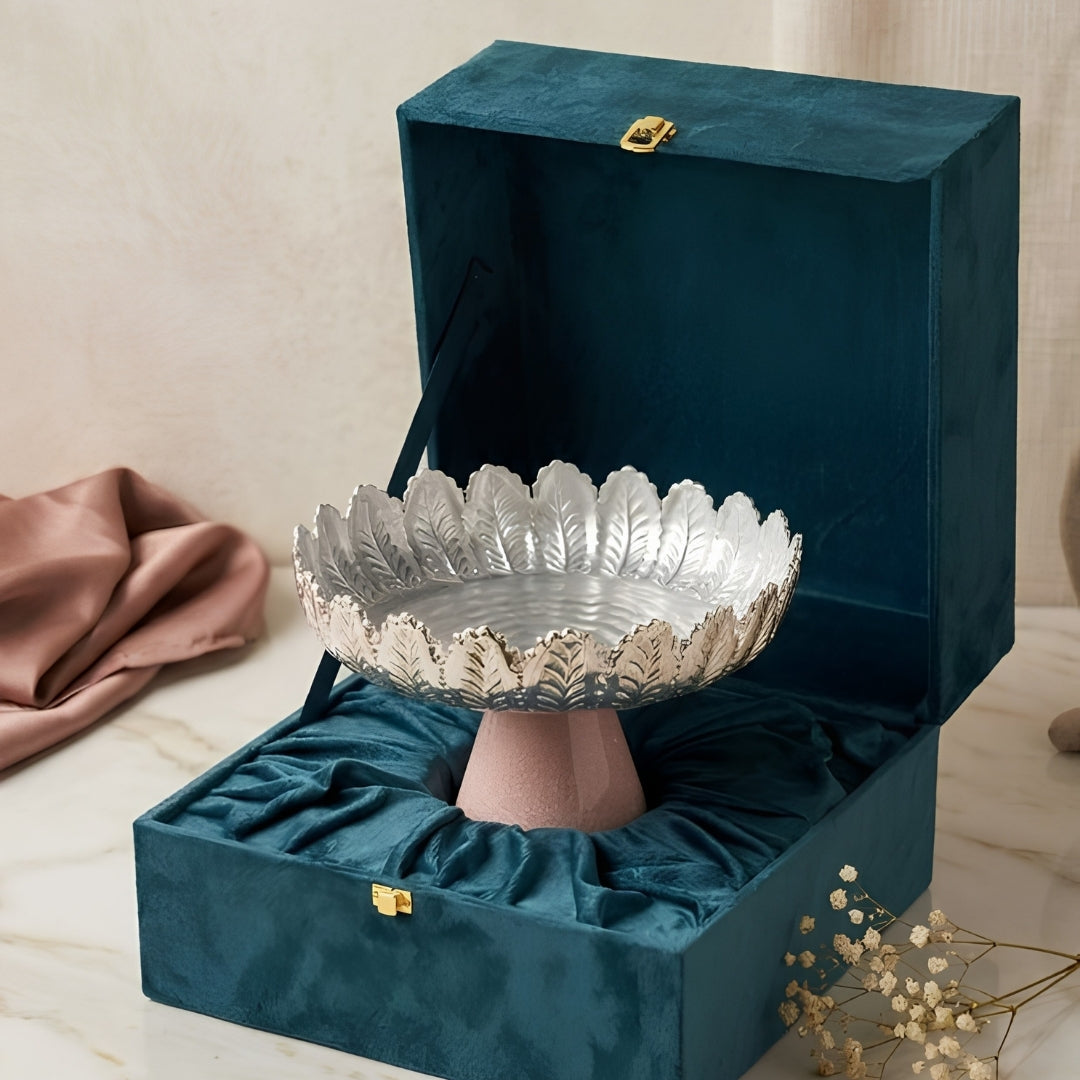Silver-Plated Leaf-Rim Pedestal Bowl in Velvet Gift Box