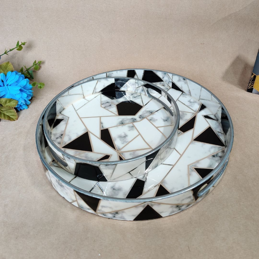 Round Tray Set Of 2 - Grey & White Triangle