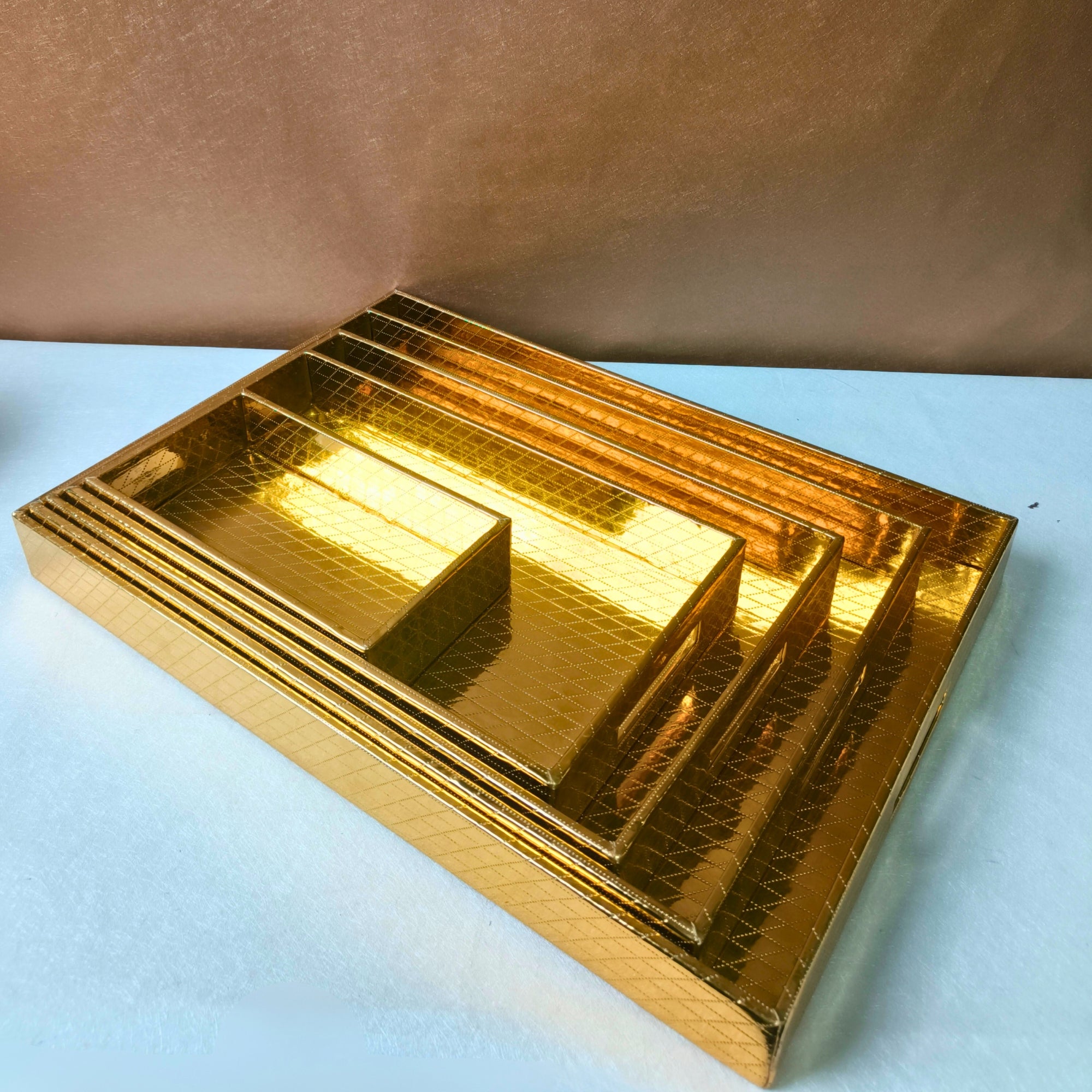 Gold With Pattern Tray (Set Of 5)