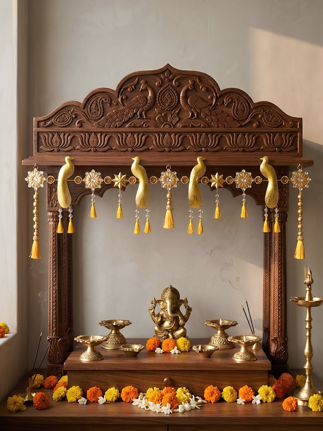 metal gold finish peaock design with gold balls hanging toran