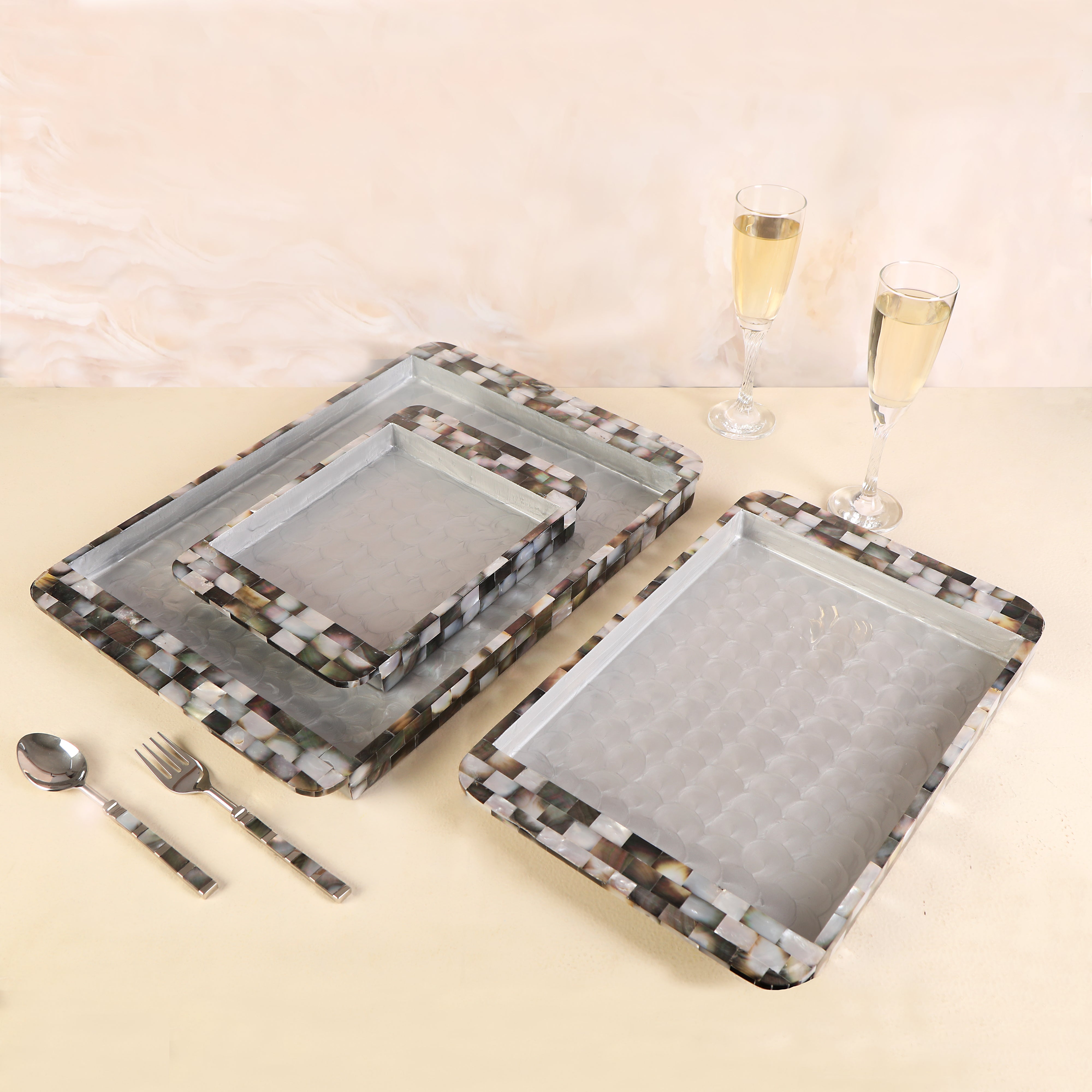 Tray Set Of 3 - Black & White Mother Of Pearl