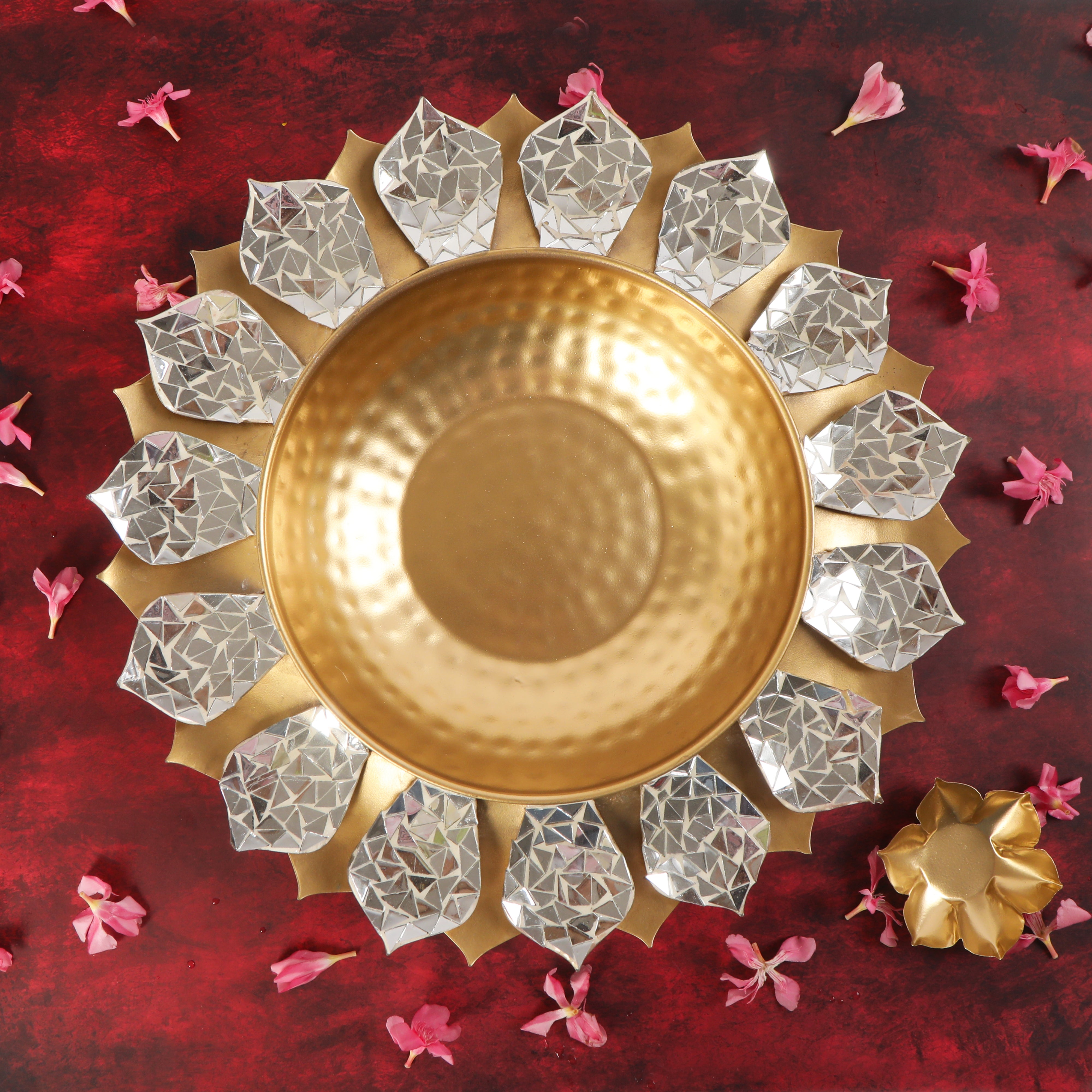 Silver Metal With Mosaic Lotus Urli - Medium