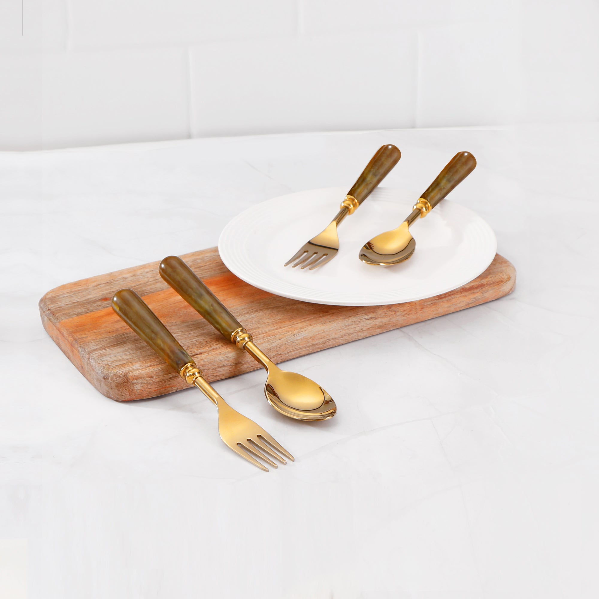 Cutlery Set - Brown Resin - The Home Co.Cutlery and Serving Set - Dinner Set of 12 pieces - Brown Resin - THE HOME CO.