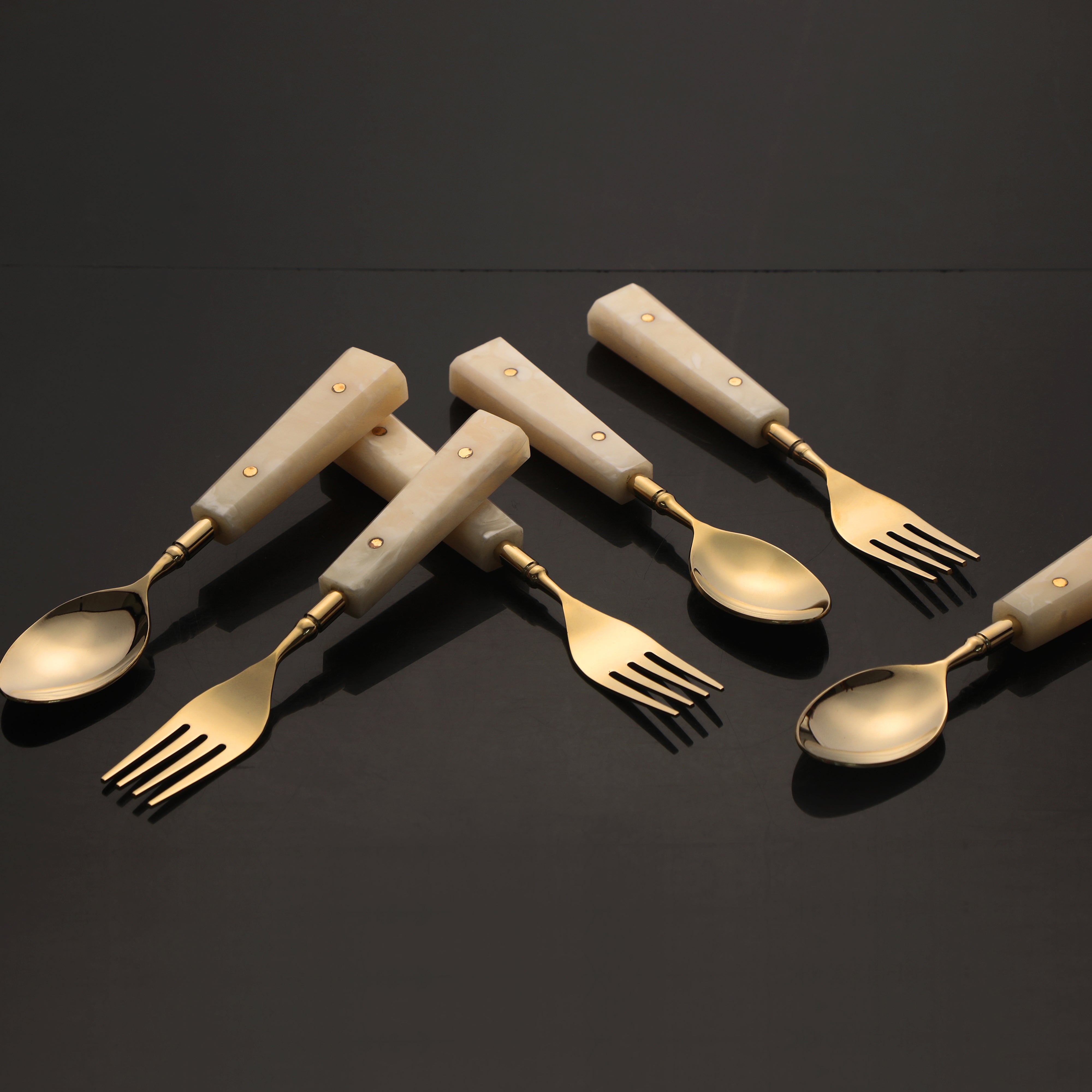 Cutlery Set of 12 - Ivory Resin