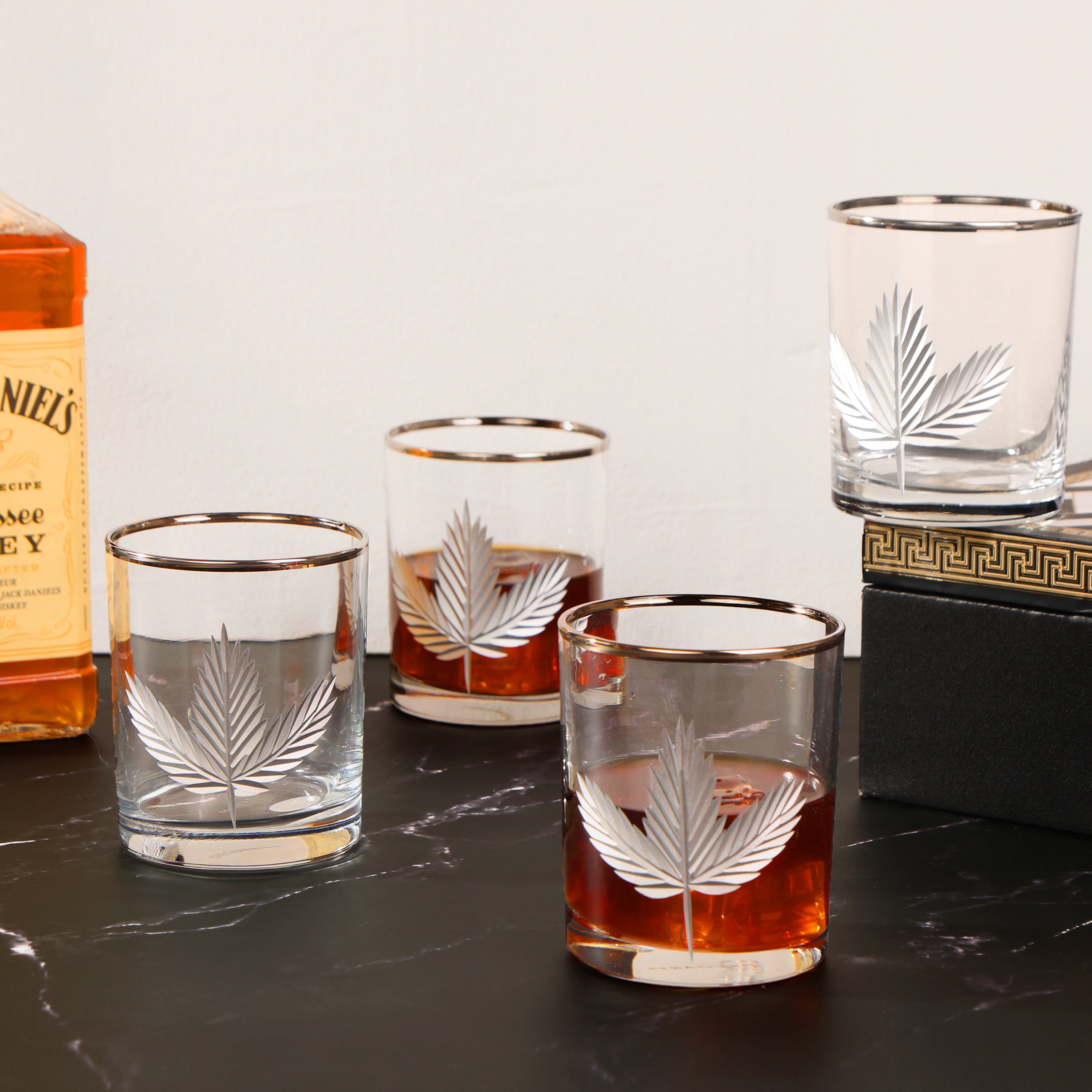 Glass Set - Silver Maple Leaf