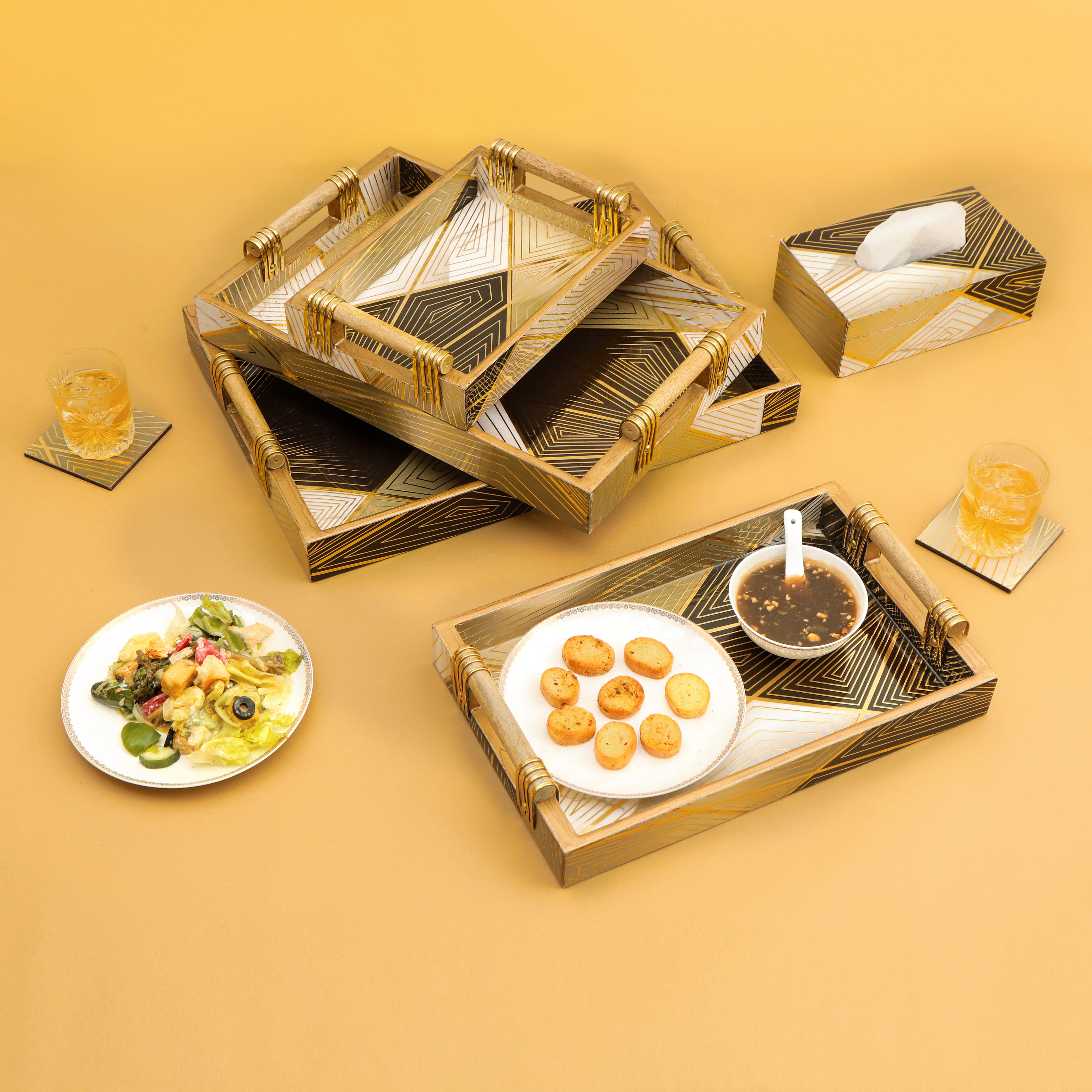 Tray Set Of 4 - Triangle