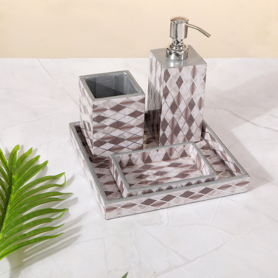 Diamond Print Enameled Wooden Bathroom Set of 4