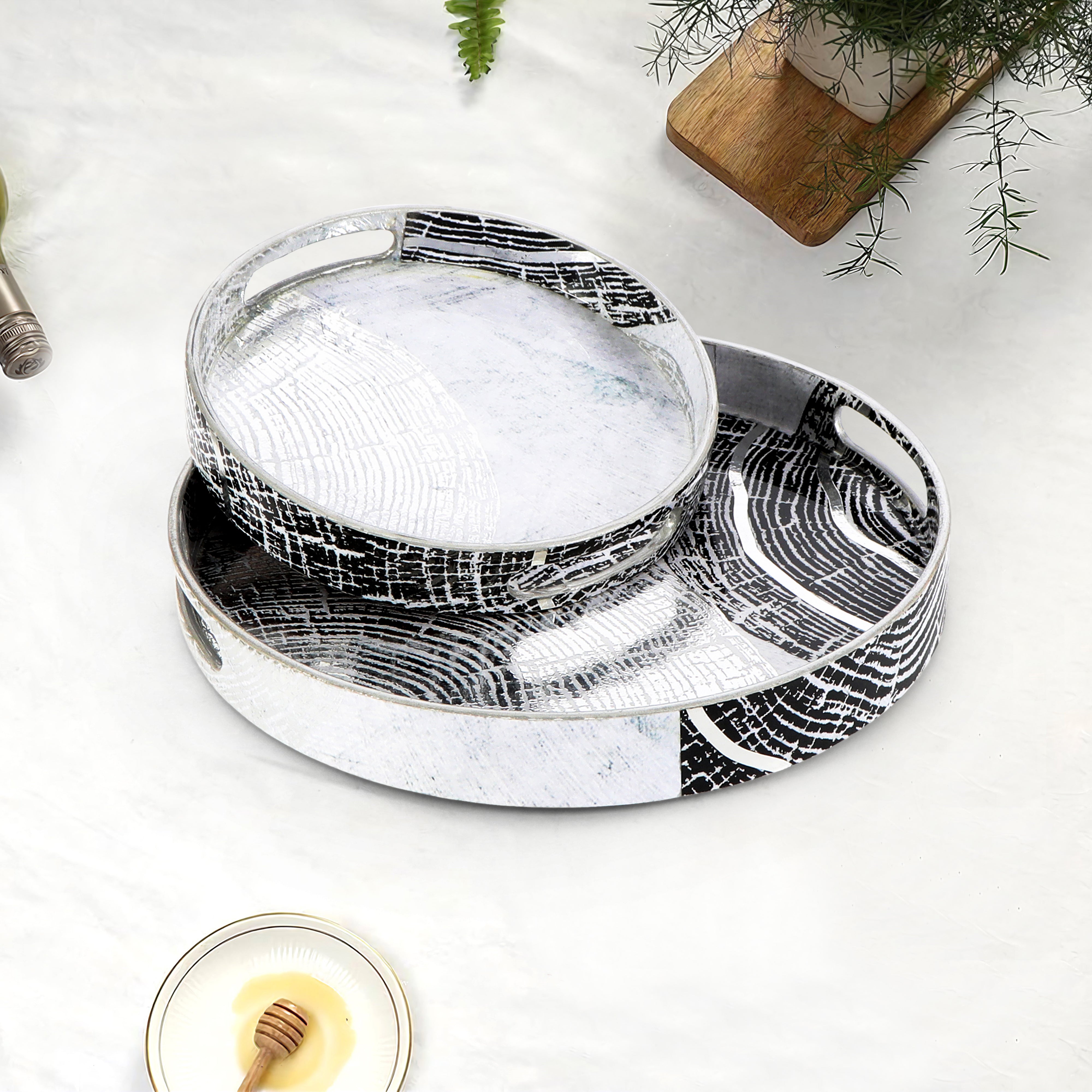 Round Tray - Set of 2 - Grey Spiral