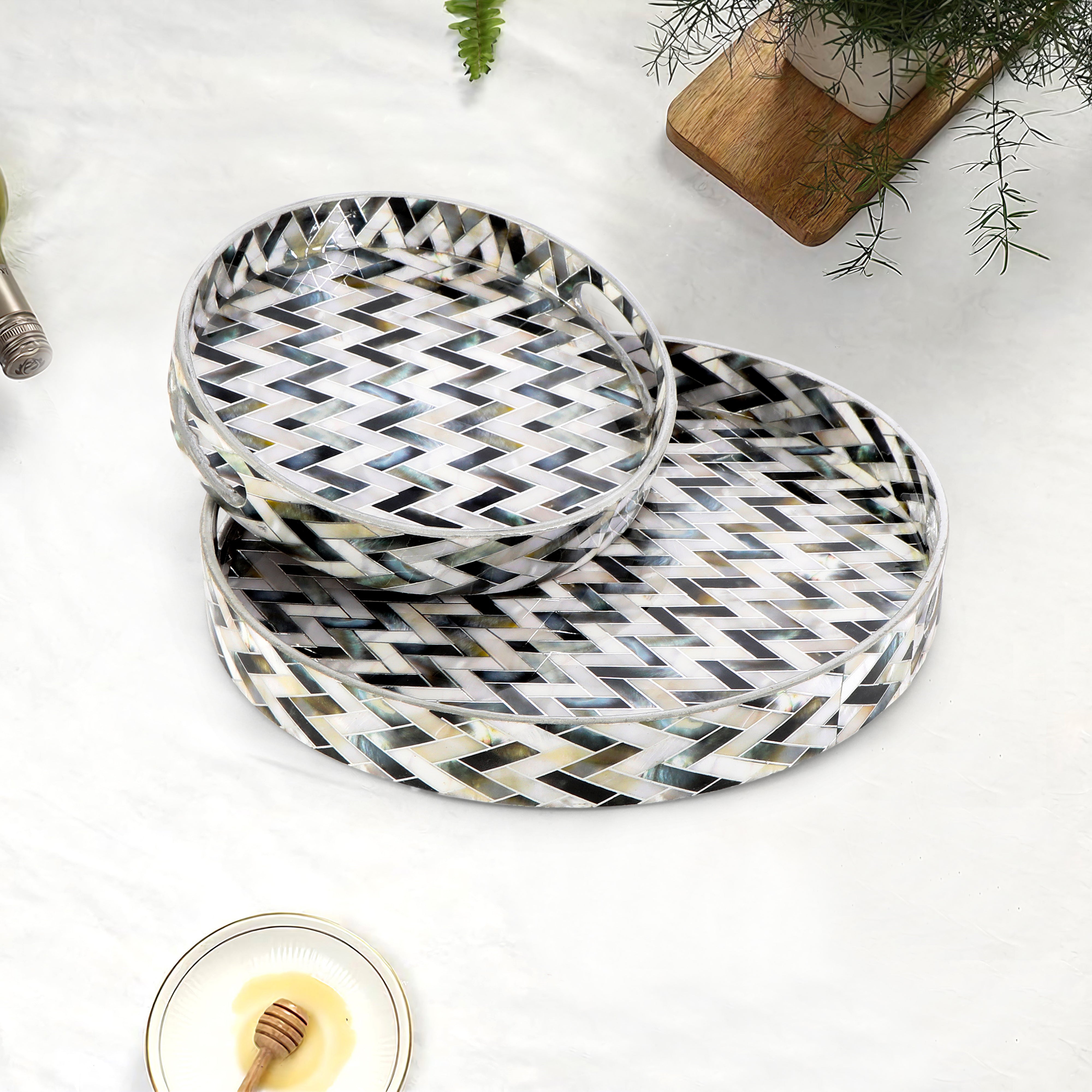 Round Tray - Set of 2 -  Zig Zag