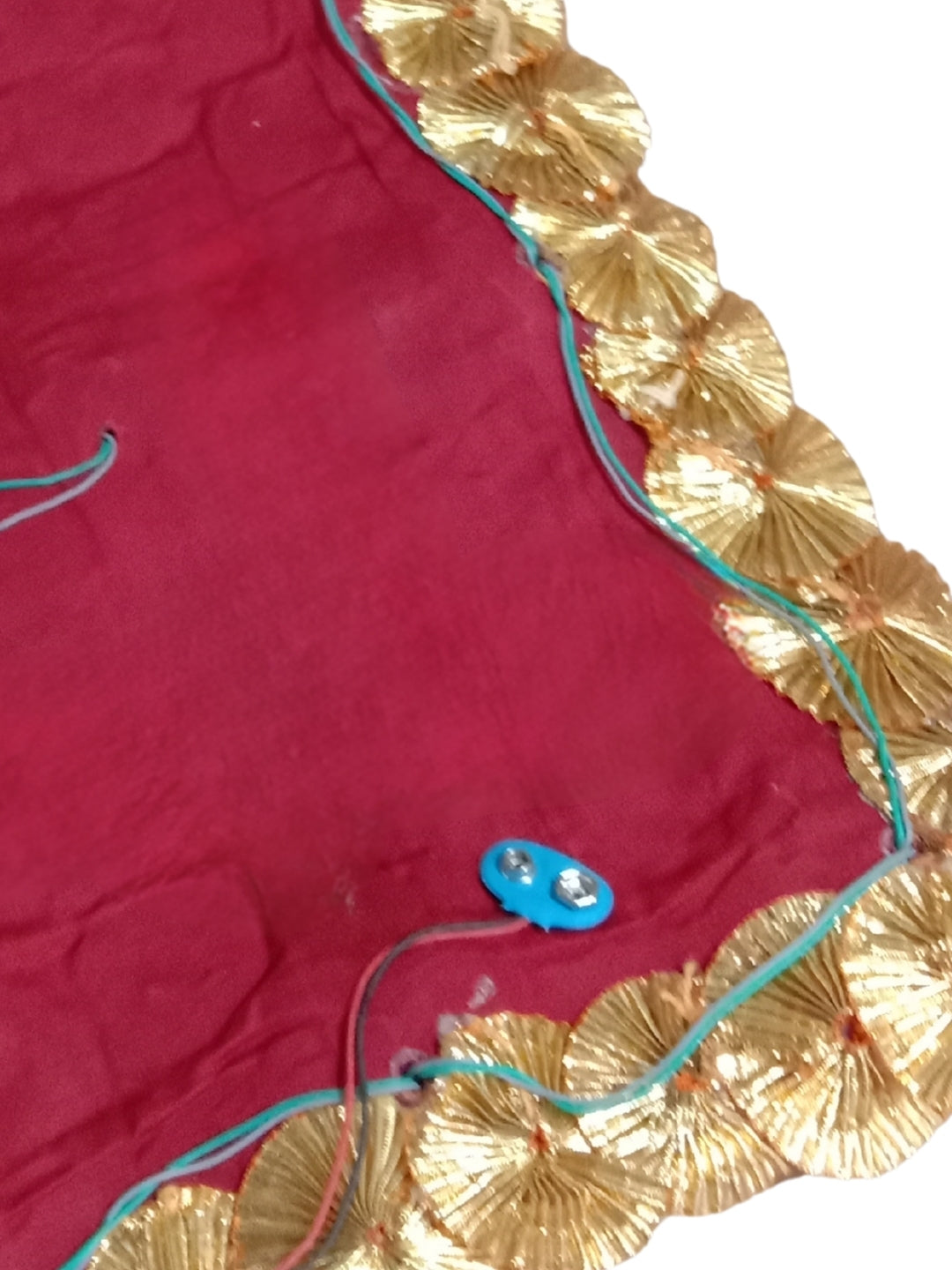 Artifical marigold rangoli set of 2 with LED diyas - Rectangle Red & white