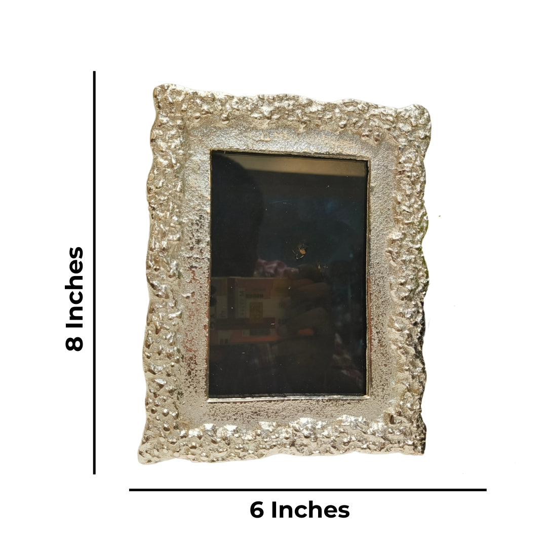 Metal silver plated dotted design photoframe