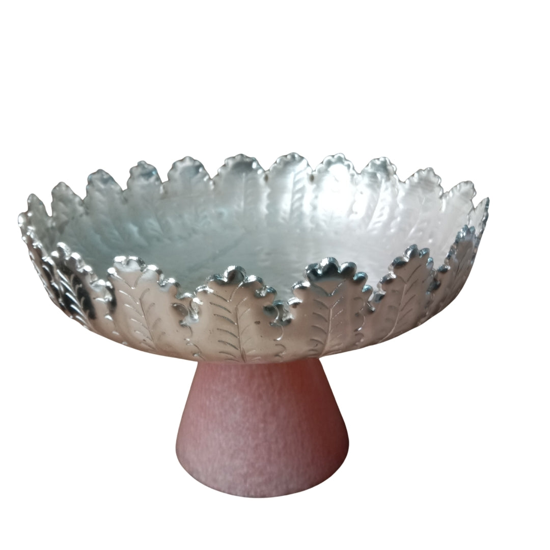 Silver-Plated Leaf-Rim Pedestal Bowl in Velvet Gift Box