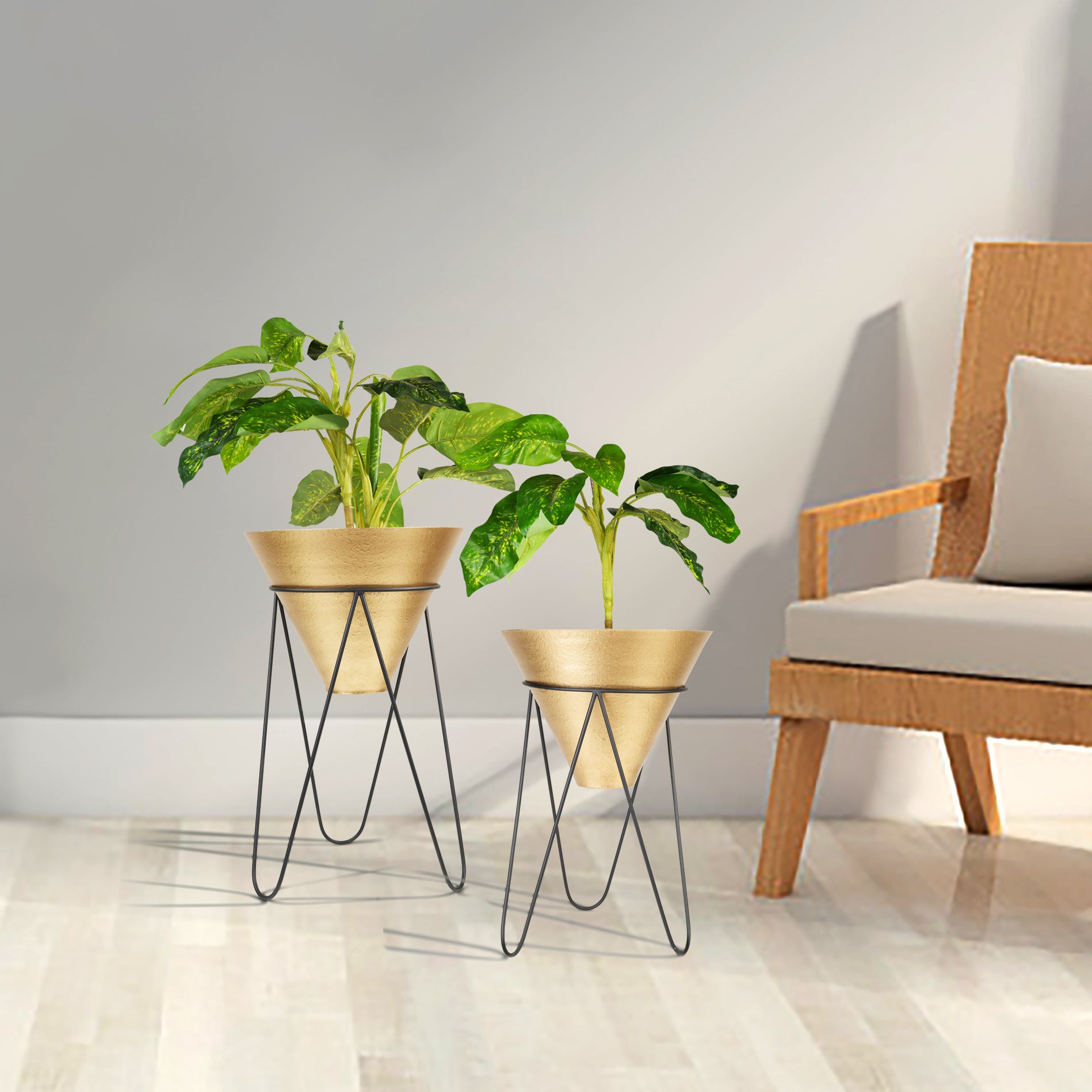 Gold triangle planter set of 2