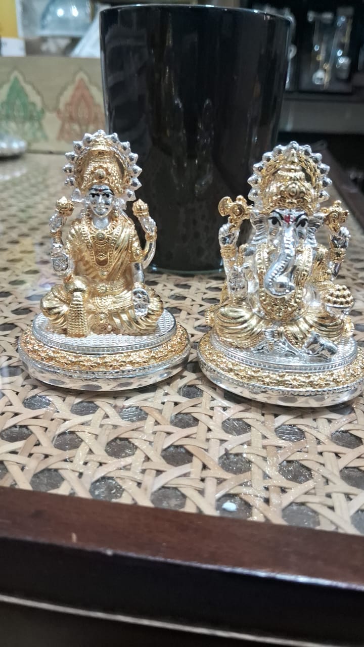 The Home Co- 999 Pure Silver & 24K Gold Plated Lakshmi & Ganesha Fiber Idols(small gold & silver)(small)